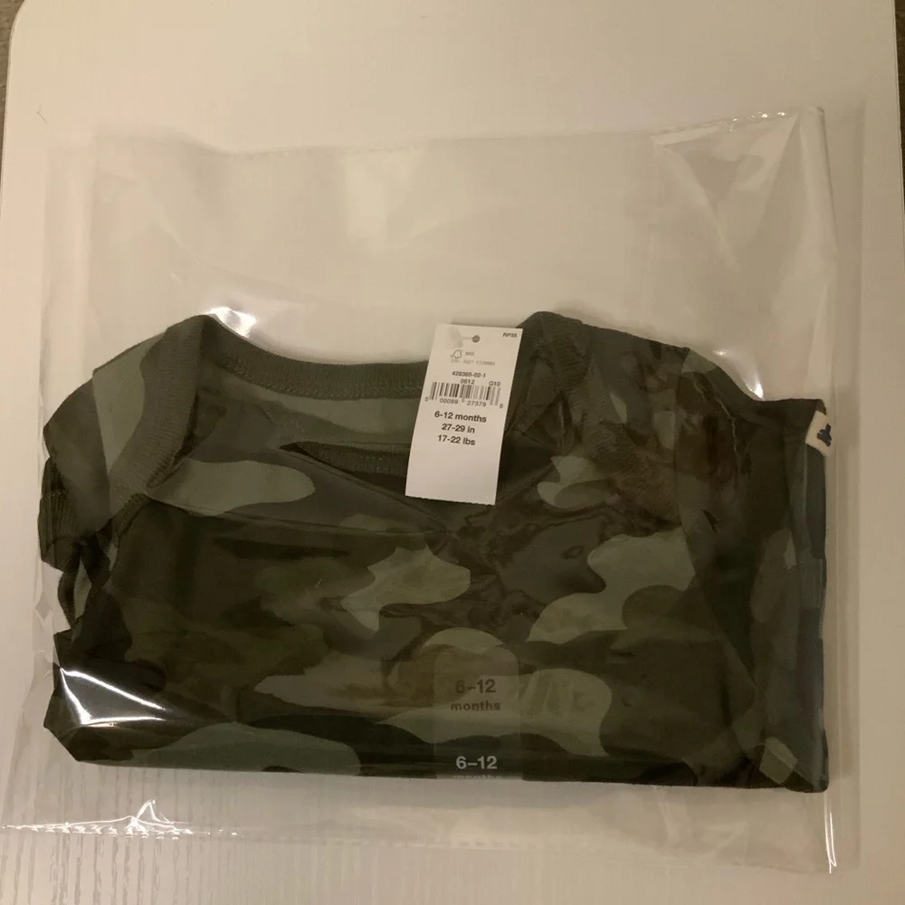 Baby Gap Brannan's Favorites Long Sleeve Bodysuit Green Camo 6-12 months